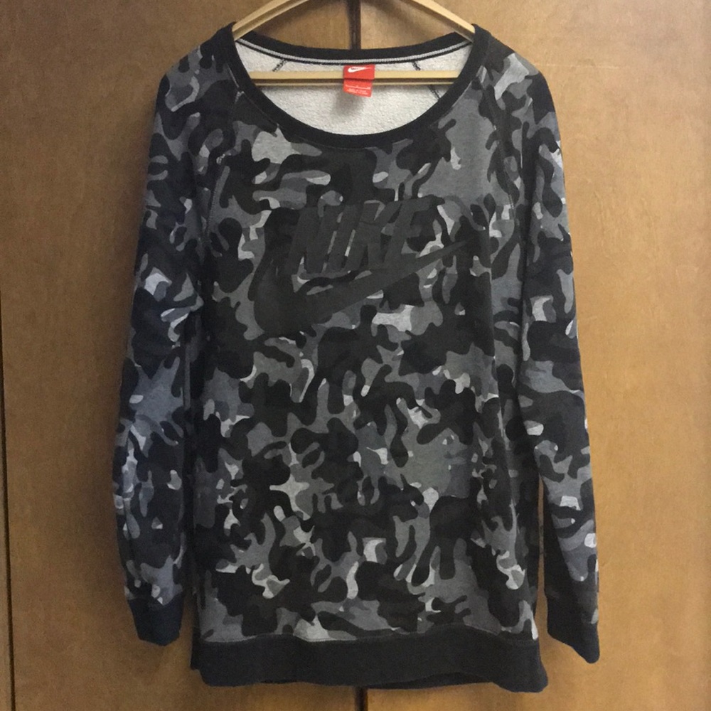 Camo boat neck sweatshirt